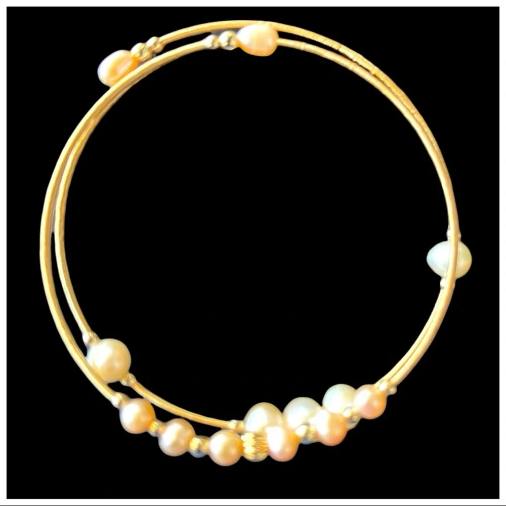 The Esthelle Natural Pearl Adjustable Romantic Bracelet - Picture 4 of 7
